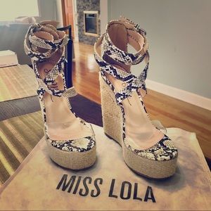 So Me - Miss Lola - SnakeSkin Platform Wedge